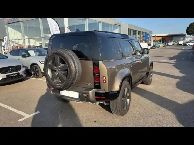 Land Rover Defender 110 2.0 p400e x-dynamic x — photo 24
