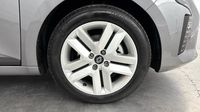 Renault Clio 1.5 dCi 100ch Evolution - 25 — photo 17