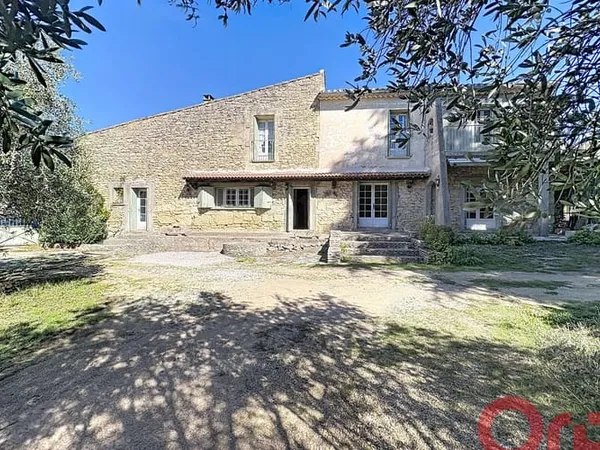 Maison 5 pièces 217 m²