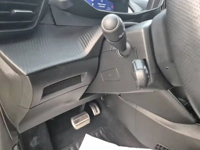 Peugeot 208 electrique 156 ch 54 kwh — photo 38