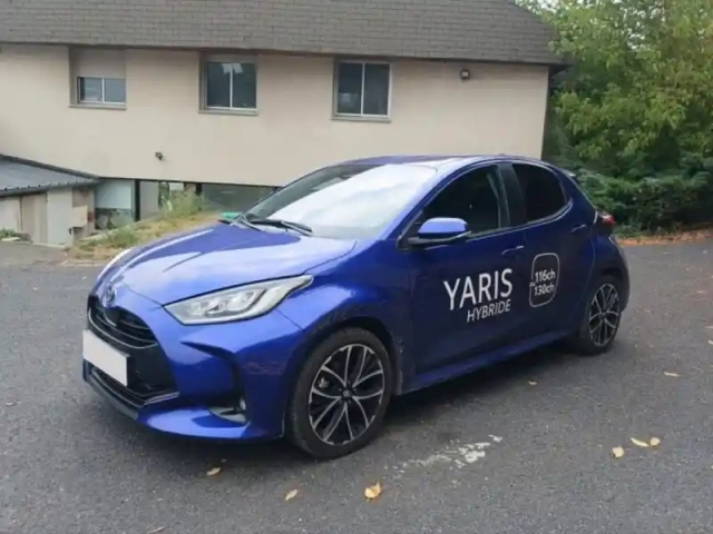 Toyota Yaris 116h design 5p my26