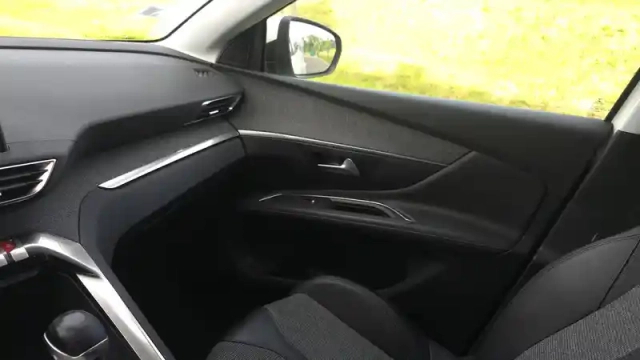 Peugeot 3008 1.2 puretech 130ch s&amp;s bvm6 — photo 19