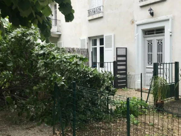 T2 37m² rénové - Champagne-au-Mont-d'Or - Parking - Balcons Est/Ouest