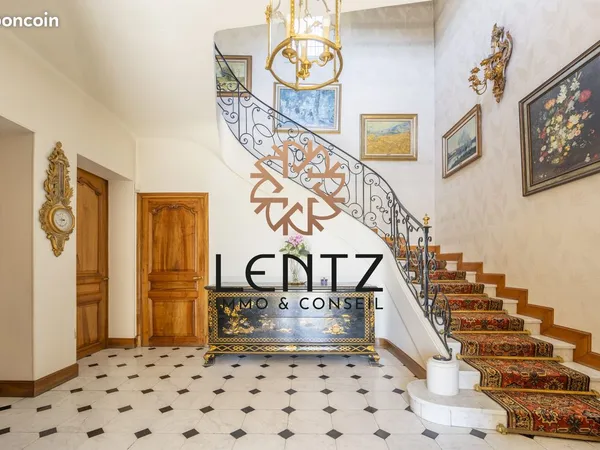Propriété 7 pièces 233 m²
