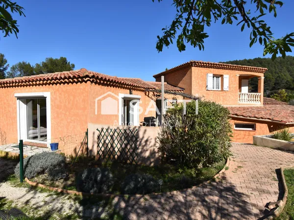 Maison familiale avec dépendance - Cadre privilégié à Ventabren
