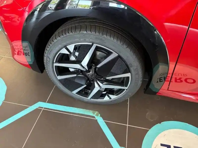 Peugeot 208 electrique 51 kwh 156ch — photo 33