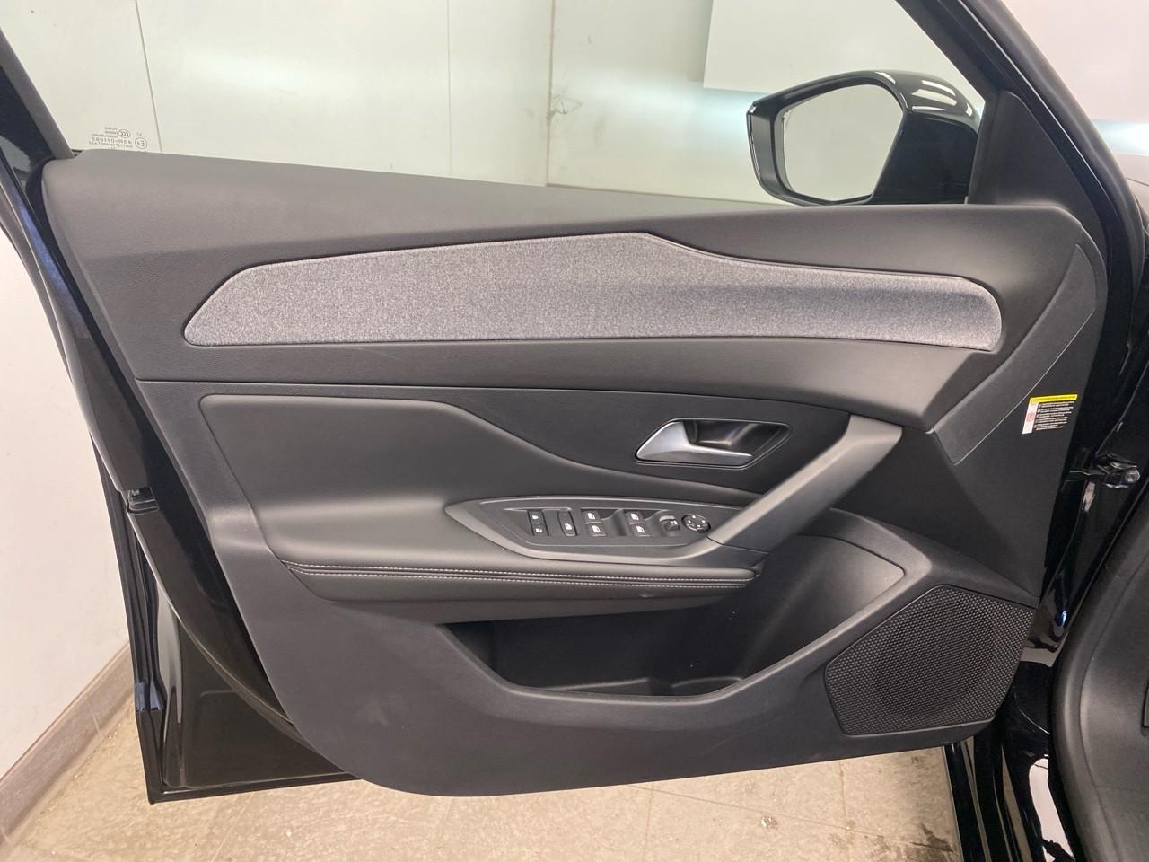 Peugeot 308 sw hybrid 145 e-dcs6 allure — photo 18