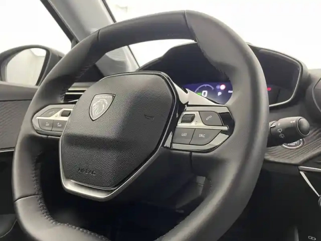 Peugeot 208 electrique 54 kwh 156ch — photo 29