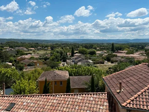 Maison de village avec dépendance au coeur de Caromb