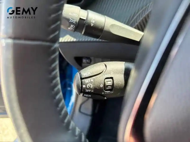 Peugeot 208 100 s&amp;s bvm6 — photo 13