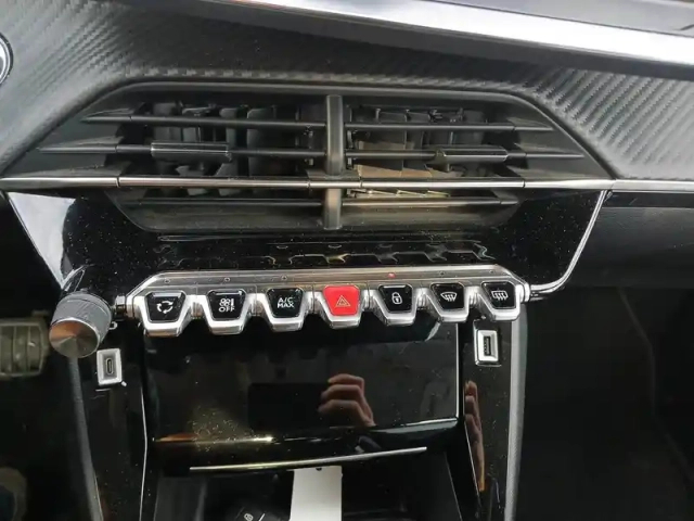 Peugeot 208 electrique 50 kwh 136ch — photo 59