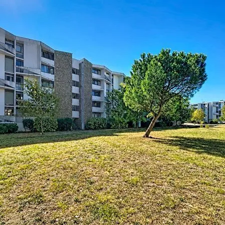 Studio 1 pièce 28 m²
