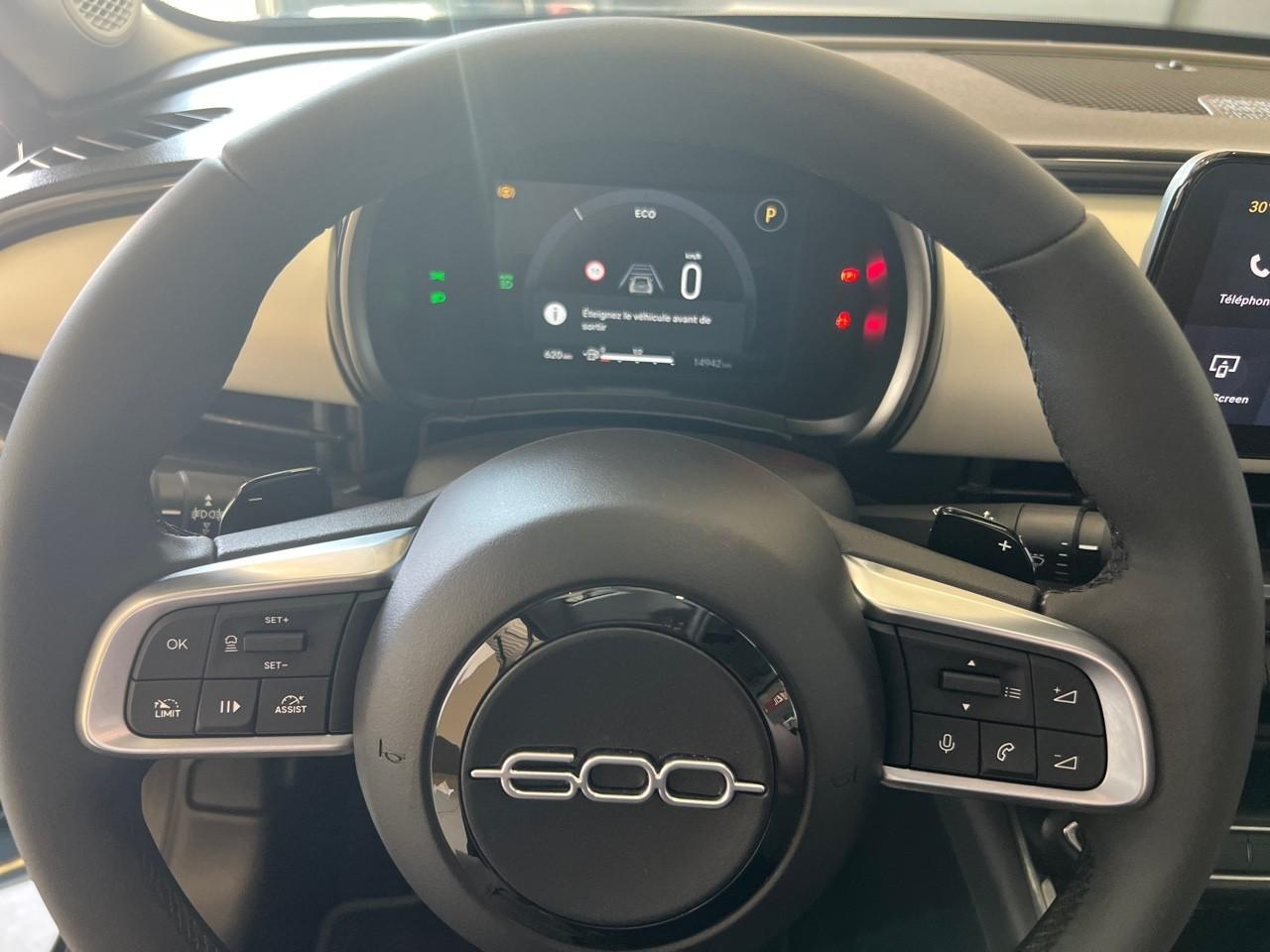 Fiat 600 t-gen 3 1.2 hybrid 110ch edct6 la prima — photo 12