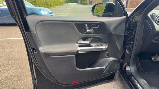 Mercedes Classe GLB 200 d 2.0 d 16V 8G-TRONIC 150 cv - AMG Line – 2021 – 93879 km – Diesel – Boîte Automatique — photo 33