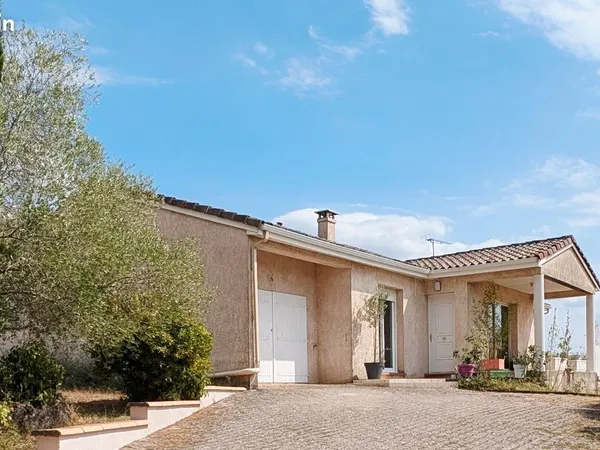 SUPERBE VILLA ENTIEREMENT RENOVEE avec MAGNIFIQUE VUE