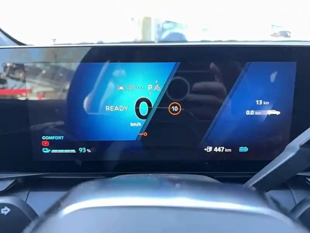 Renault Megane e-tech 220 ch autonomie confort gsr2 — photo 70