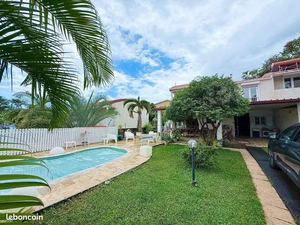 À vendre maison de 169 m² à la Possession