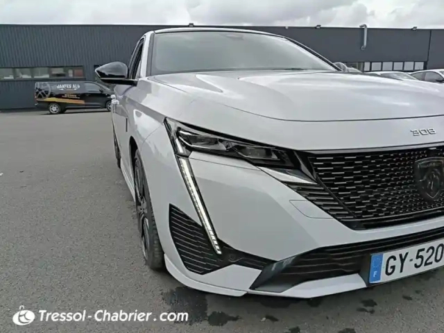 Peugeot 308 puretech 130ch s&amp;s eat8 gt — photo 3