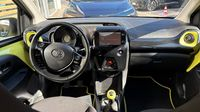 Toyota Aygo 1.0 VVT-i 69ch x-cite 3 Jaune Fizz 5p — photo 11