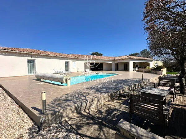 Villa 7 pièces 225 m²