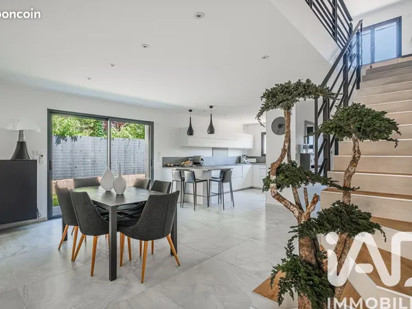 Maison 5 pièces 151 m²