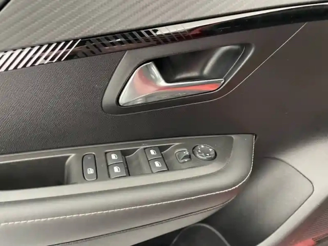 Peugeot 208 puretech 100 s&amp;s eat8 — photo 32