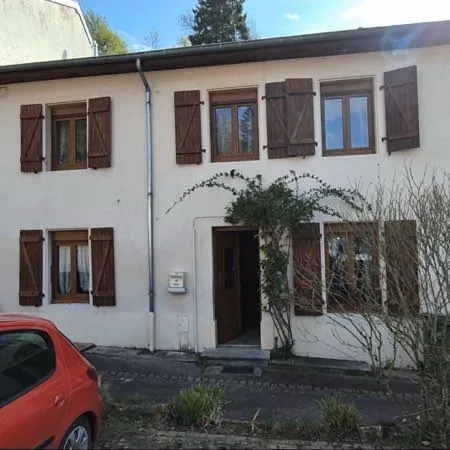 Maison de village avec jardin