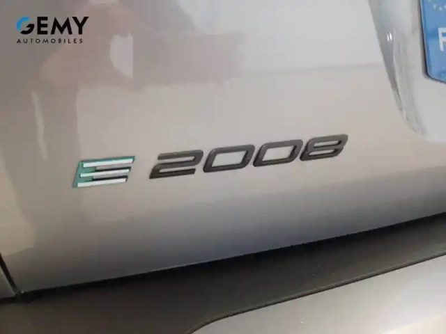 Peugeot 2008 electrique 50 kwh 136 ch — photo 46