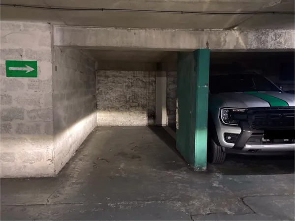 Parking sécurisé - 180 Rue de Vaugirard, 75015 Paris