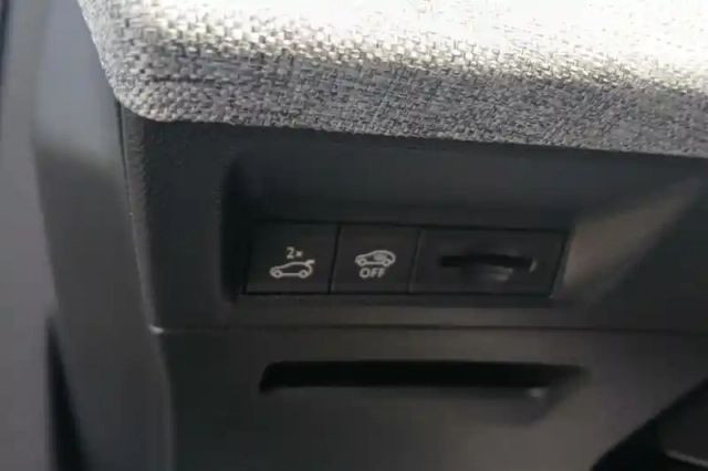 Peugeot 5008 hybrid 145 e-dcs6 — photo 86