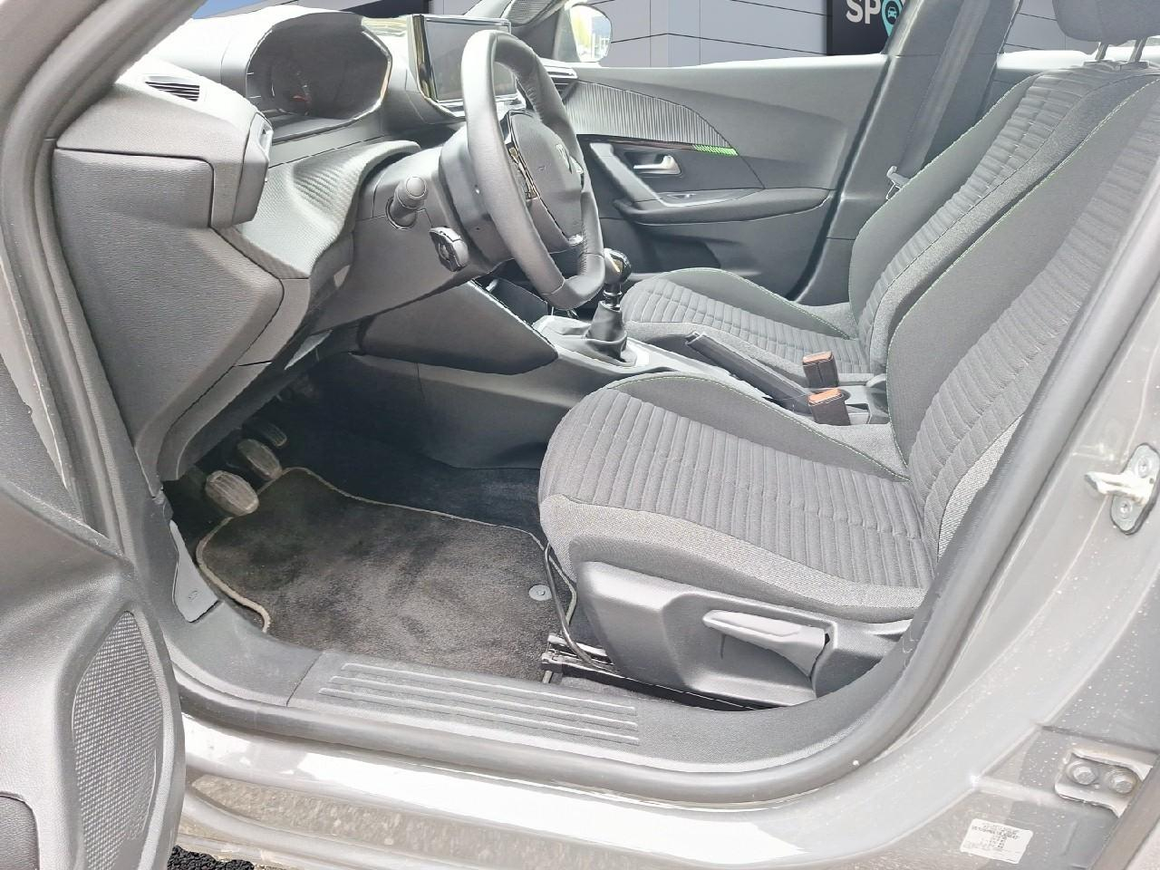 Peugeot 2008 1.2 puretech 100ch s&s active — photo 9