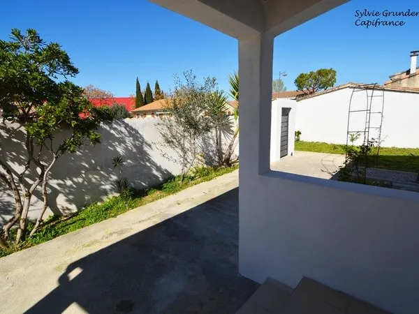 Maison de plain-pied 5 pièces avec piscine, St Victoret