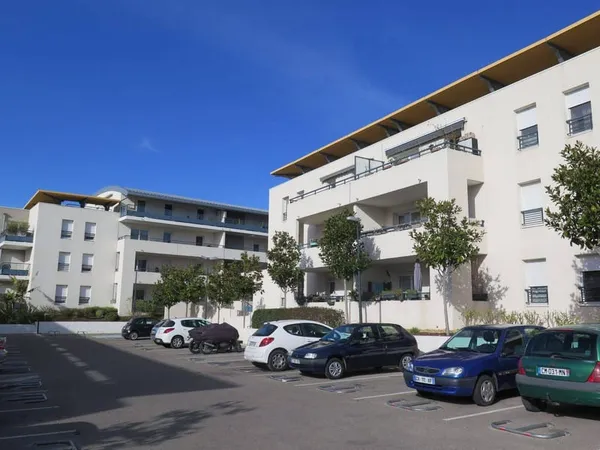 Stationnement Location Nîmes   40€
