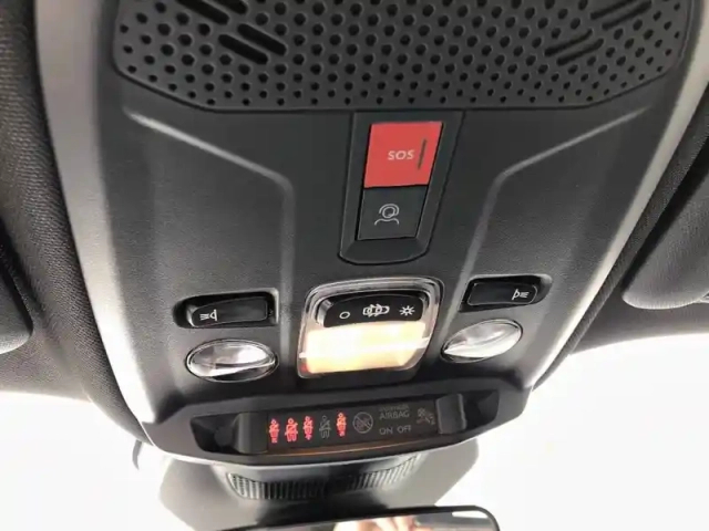 Peugeot 2008 hybrid 110 e-dcs6 — photo 38