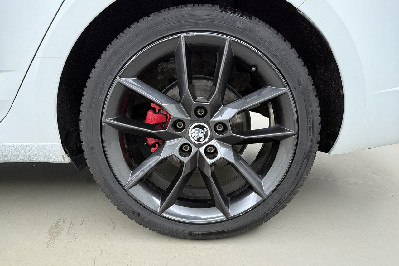 Skoda Octavia Combi — photo 13