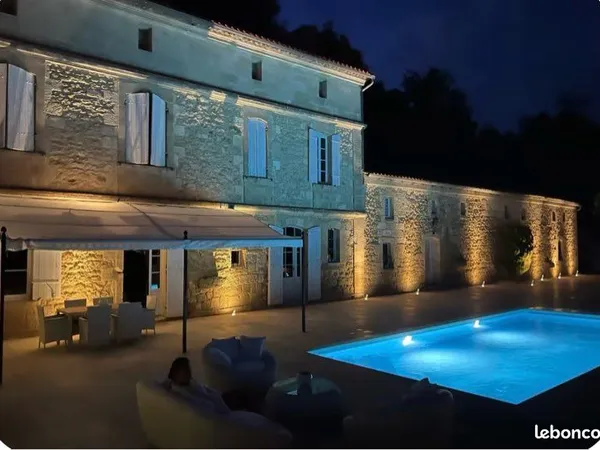 Maison de standing avec piscine