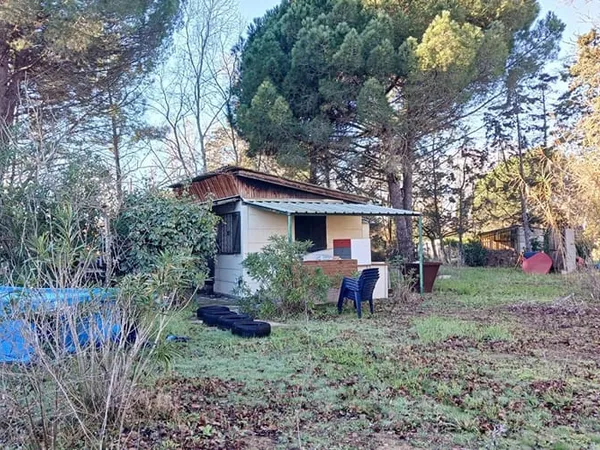Terrain 812 m²