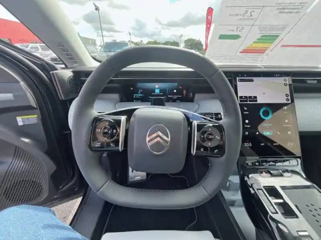 Citroën C5 Aircross hybride rechargeable 195 e-eat7 — photo 9