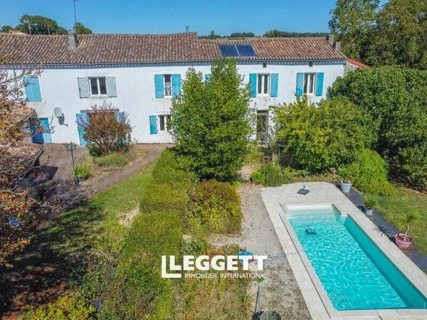Maison 7 pièces 217 m²