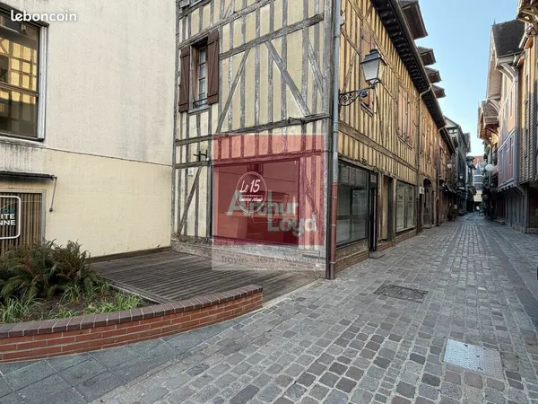 Local commercial 27 m² TROYES