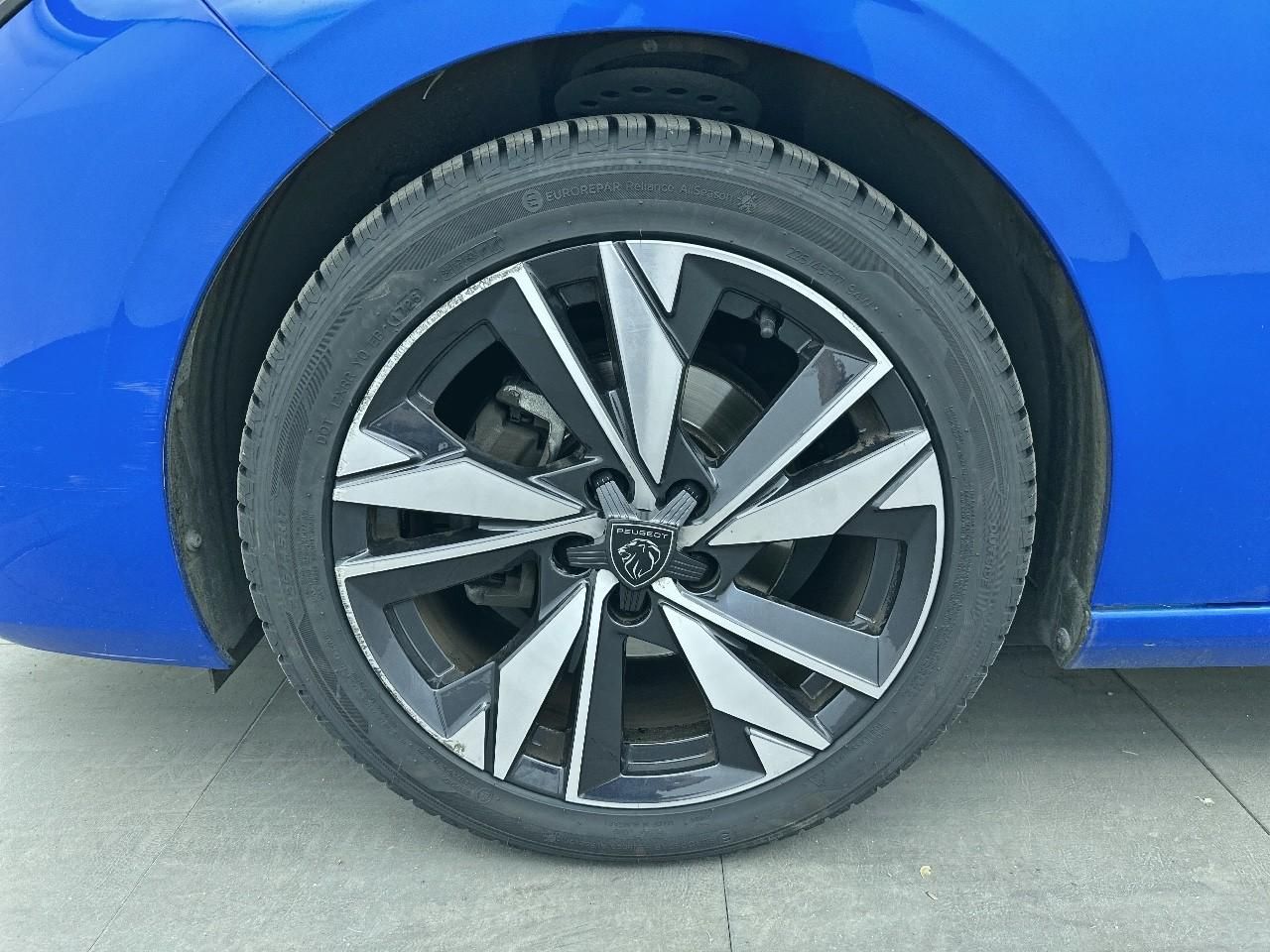 Peugeot 308 puretech 130ch s&s eat8 active pack — photo 14