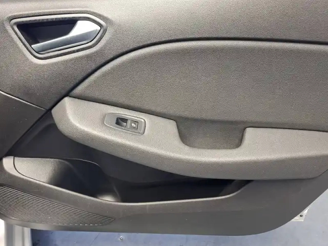 Renault Clio blue dci 85 — photo 28