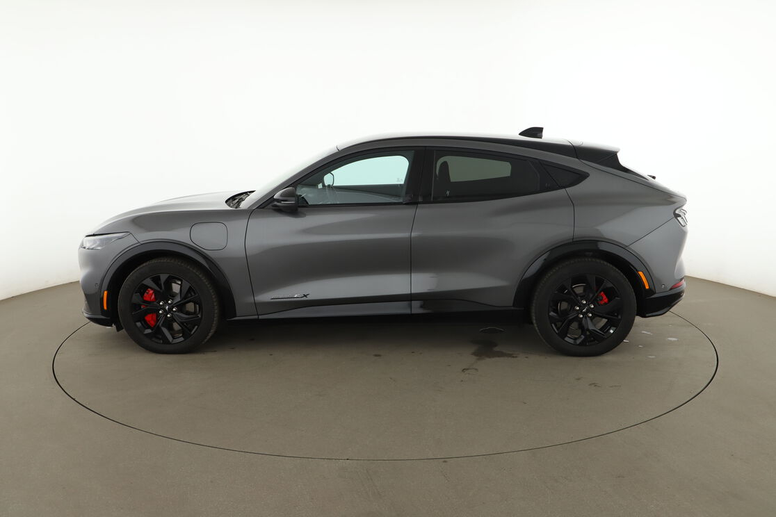 Ford Mustang Mach-E Extended Range AWD Premium 99 kWh — photo 2