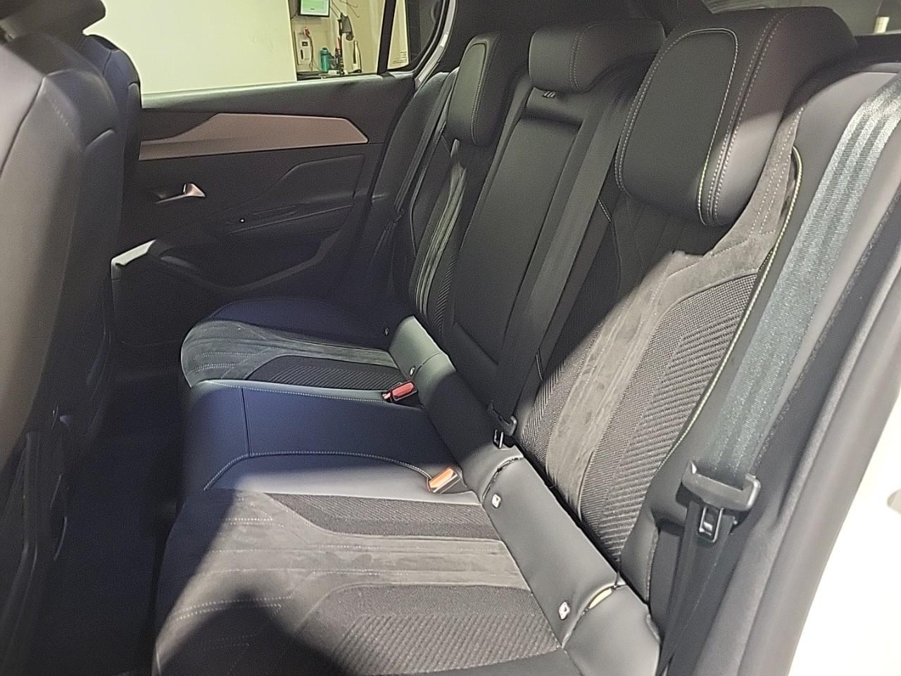 Peugeot 308 phev 180 e-eat8 gt — photo 13