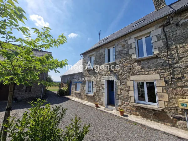 Maison traditionnelle au coeur de la campagne