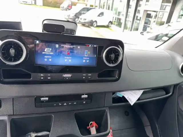 Mercedes Sprinter e 414 châssis cab 43 4,0t pro — photo 12