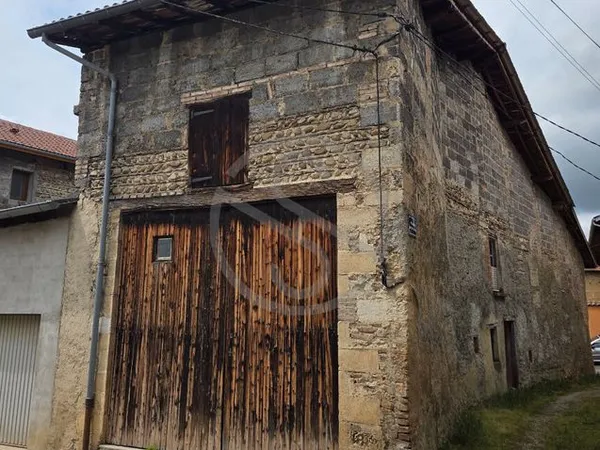 Parking/box 80 m² LA COTE SAINT ANDRE
