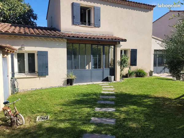 Villa 4 chambres avec piscine à Vedène