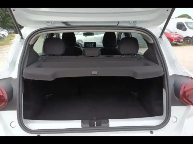 Dacia Sandero 1.0 tce 90ch stepway confort -22 — photo 12