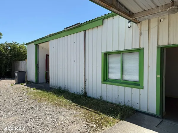 Local commercial 220 m² AMBERIEU EN BUGEY